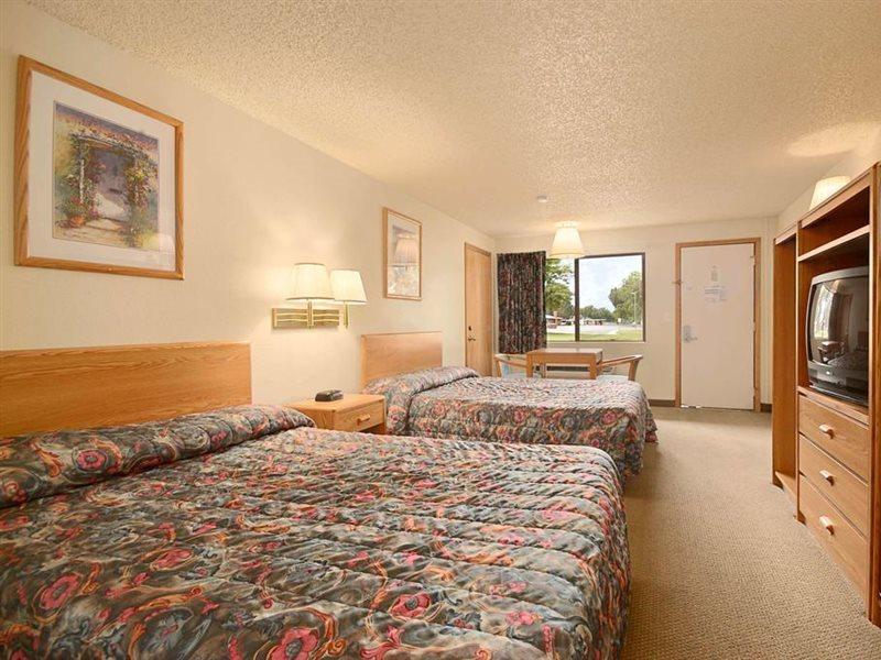Days Inn By Wyndham Richland Exterior photo